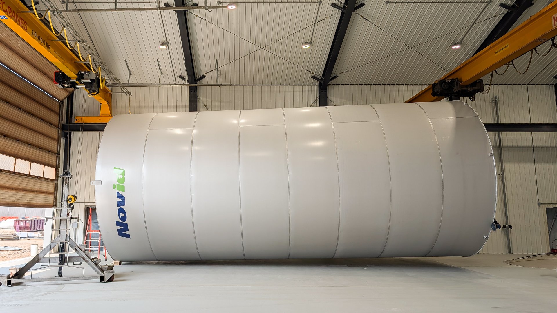 Novid flat bottom liquid fertilizer tank in new washbay shop