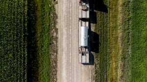 novid stainless steel nurse tank on flat deck trailer-22