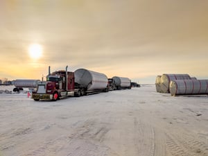 novid transport semi with stainless steel flat bottom liquid fertilizer tank loaded on trailers